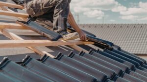 Why Spring Is the Right Time to Inspect Roof Coatings for Early Wear